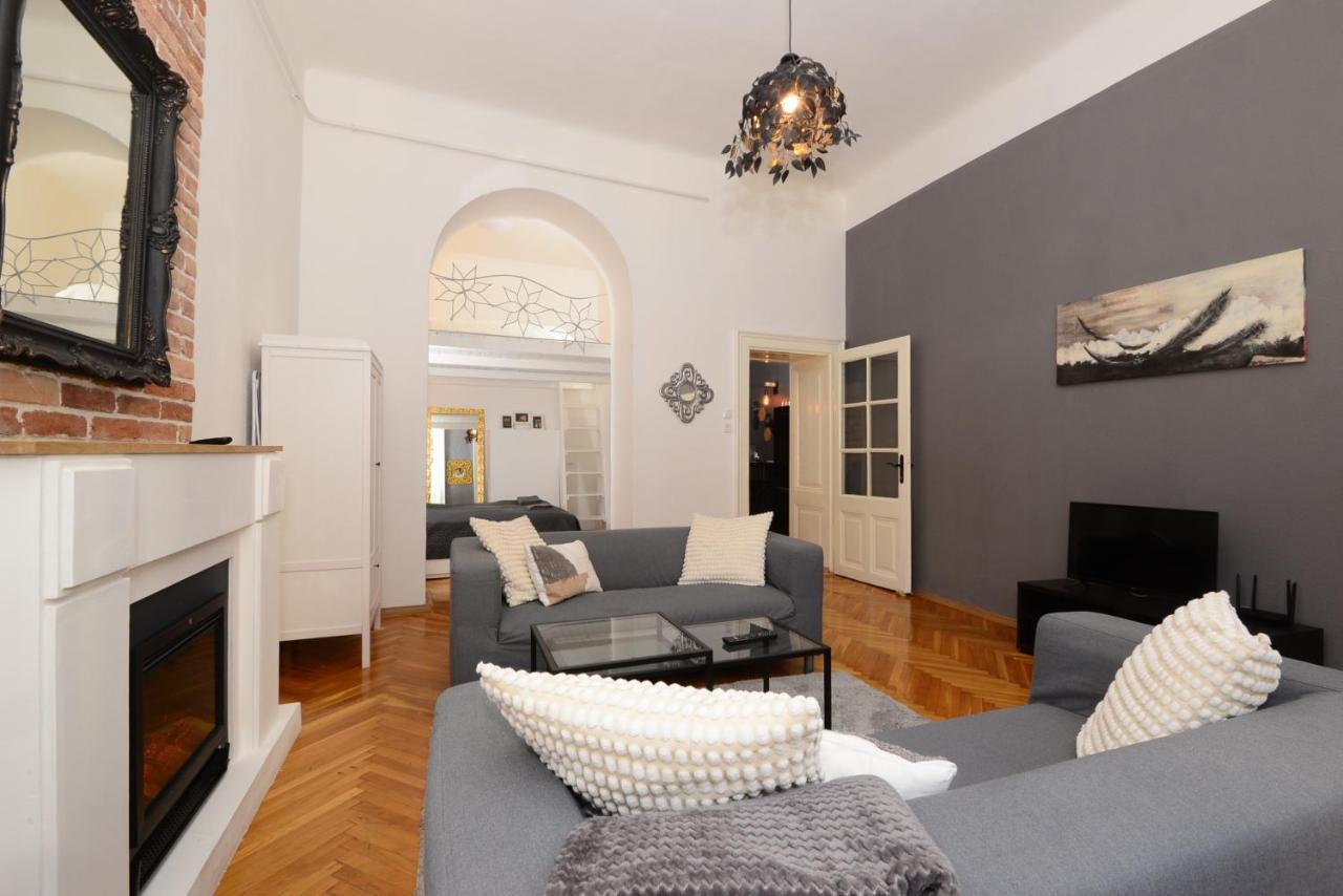 Your Place Apartman Boedapest Buitenkant foto