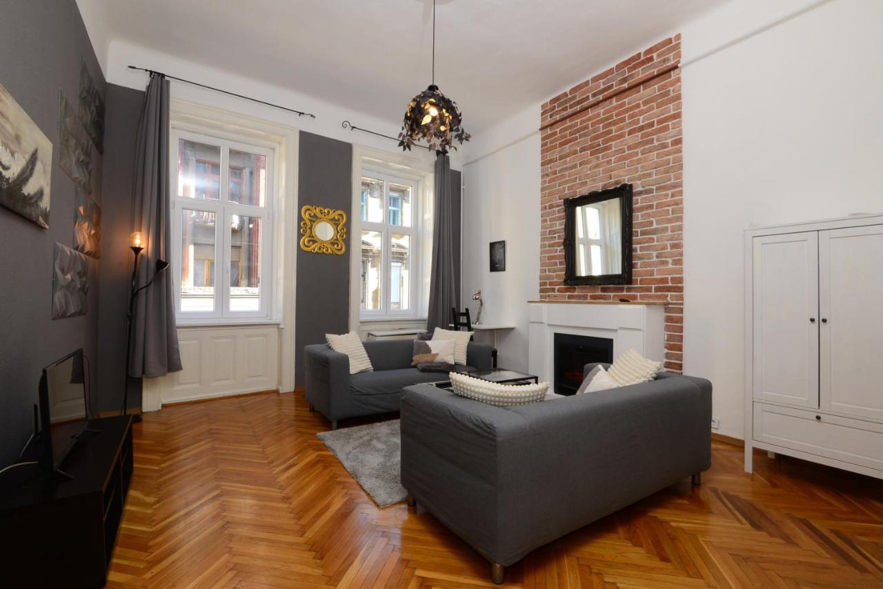 Your Place Apartman Boedapest Buitenkant foto