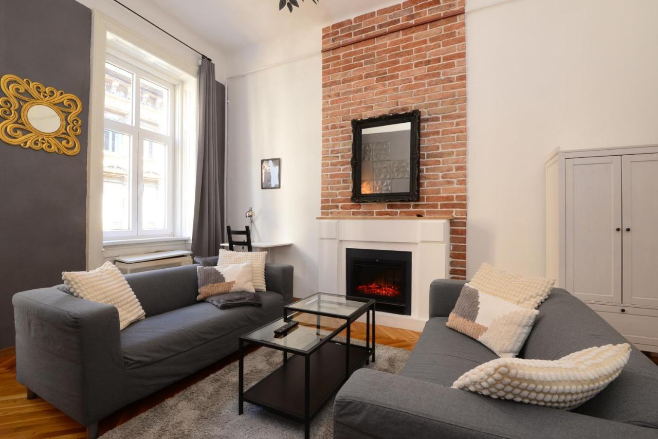 Your Place Apartman Boedapest Buitenkant foto