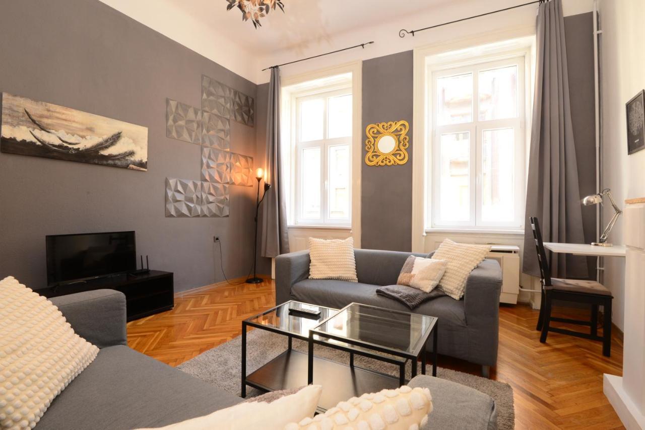Your Place Apartman Boedapest Buitenkant foto